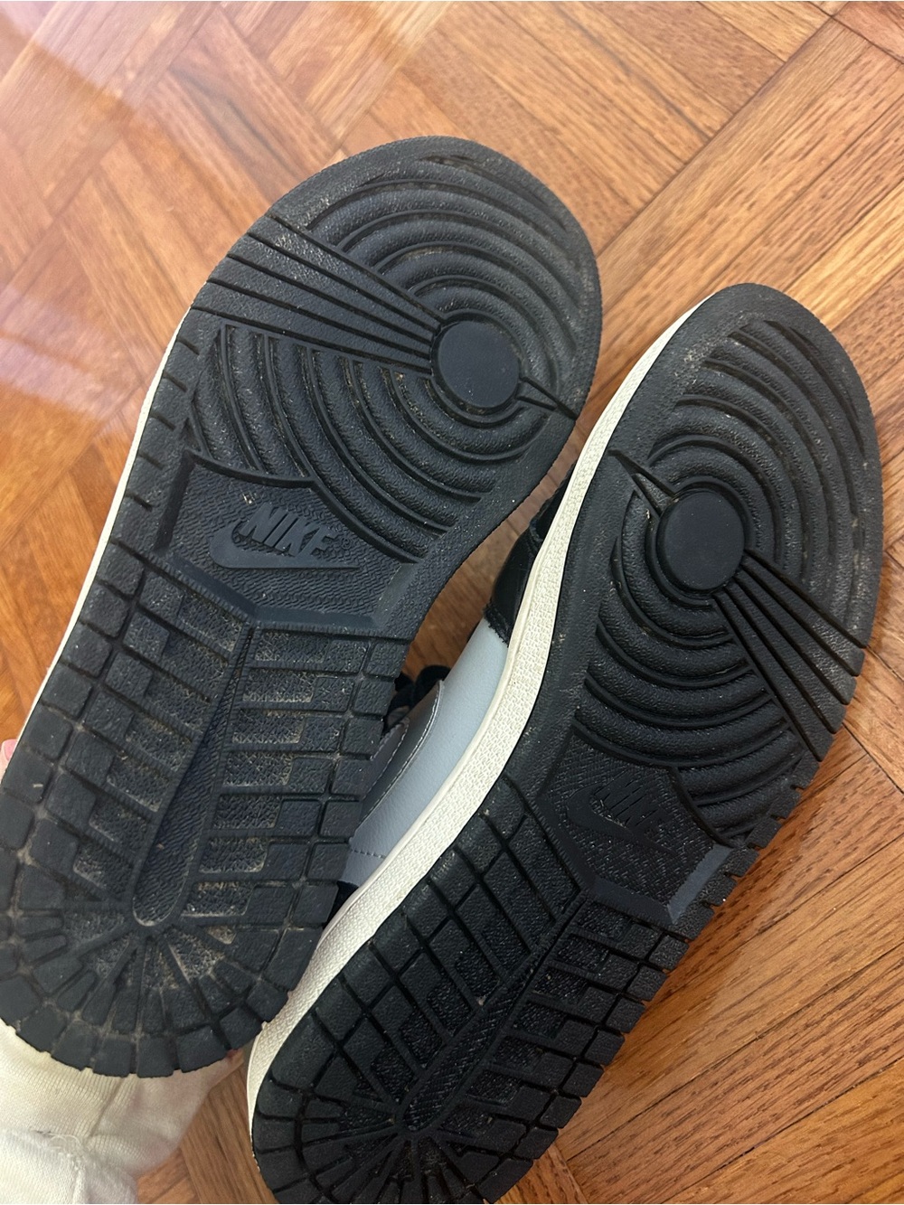Air Jordan 1 Low - Metallic Silver & Black womens Sneakers - Picture 9 of 12
